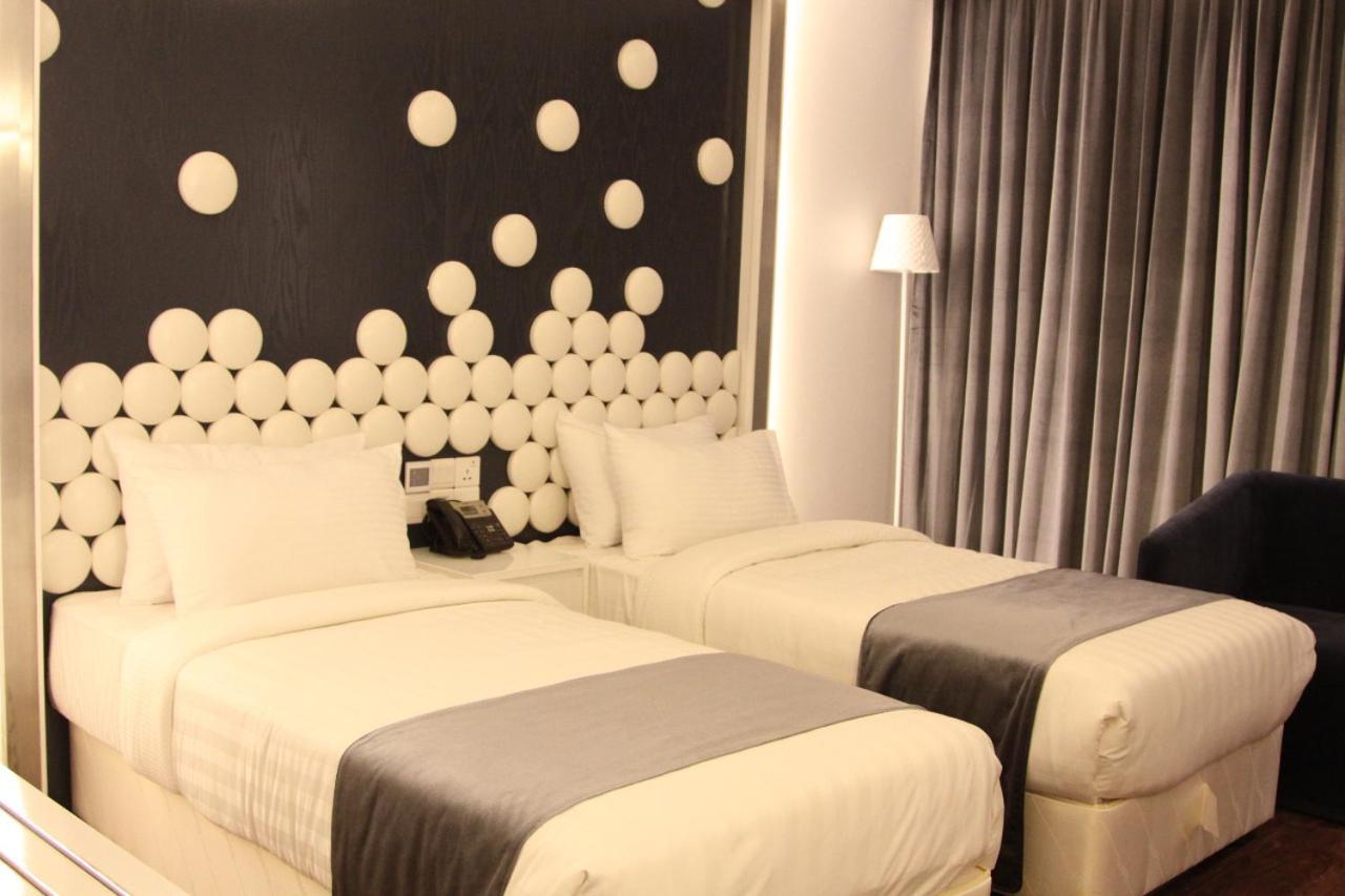 Grace 21 Smart Hotel Дака Екстериор снимка
