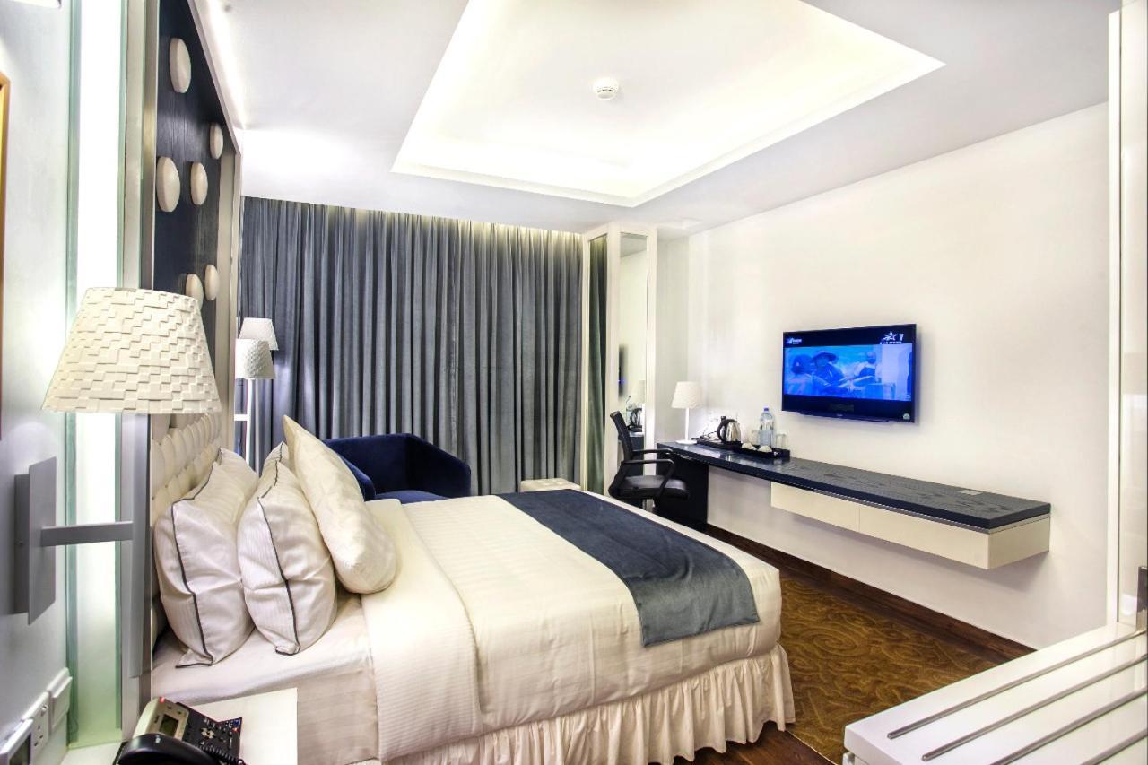 Grace 21 Smart Hotel Дака Екстериор снимка