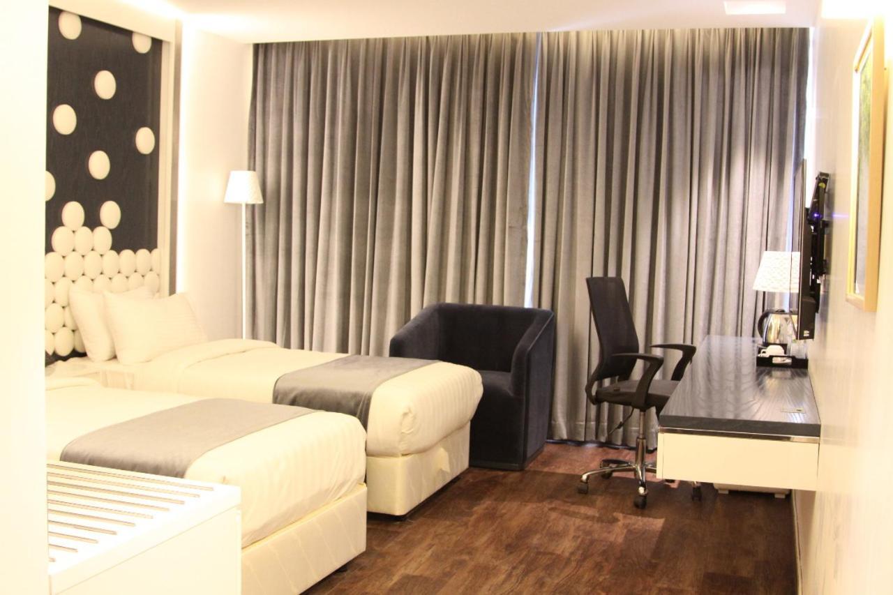 Grace 21 Smart Hotel Дака Екстериор снимка
